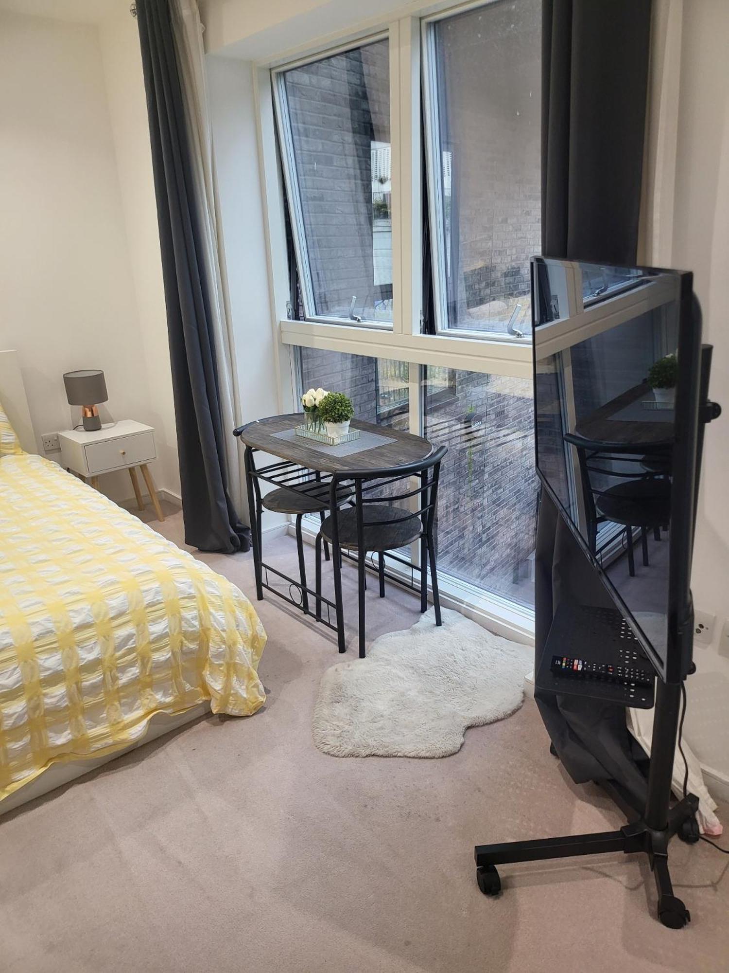 Kayz Lodge- Luxury Ensuite-Private & Shared Accommodation In A New House At The Olympic Village Overlooking Stratford Westfield And Tube Station London Eksteriør billede