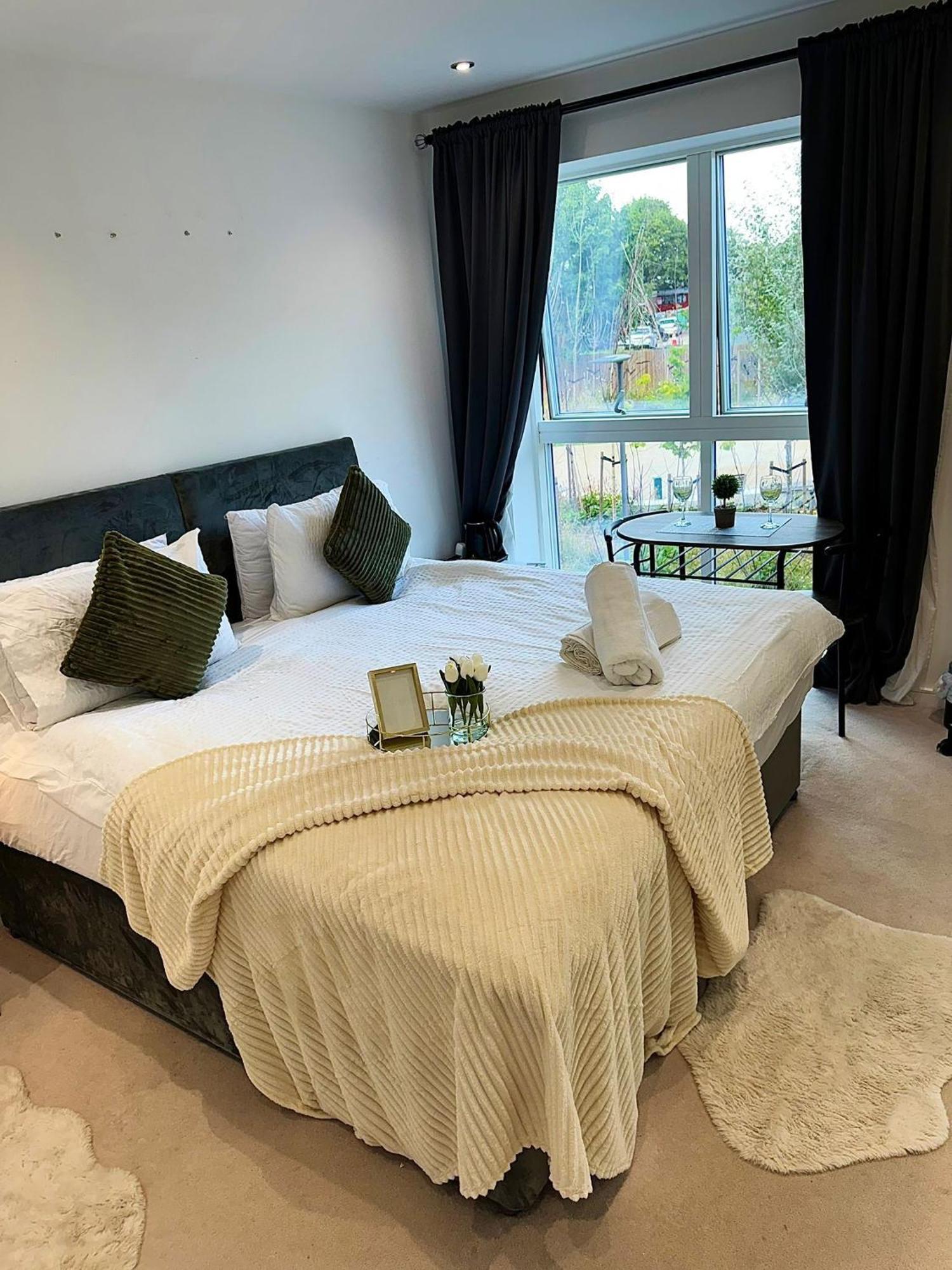 Kayz Lodge- Luxury Ensuite-Private & Shared Accommodation In A New House At The Olympic Village Overlooking Stratford Westfield And Tube Station London Eksteriør billede